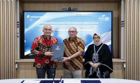 Bank bjb berkolaborasi dengan PT Info Tekno Siaga (Adapundi), sebuah perusahaan fintech yang berperan sebagai agen penyelenggara layanan keuangan digital. 