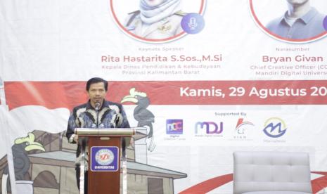 Terus menunjukkan komitmennya dalam mendukung pendidikan di Indonesia dengan berbagai program beasiswa inovatif, Universitas BSI (Bina Sarana Informatika) kampus Pontianak, dalam Seminar Kemerdekaan Digital bertajuk “Artificial Intelligence for Education: Transformasi Pendidikan di Era Digital” yang diadakan di Harris Hotel, Pontianak, Kamis (29/8/2024).