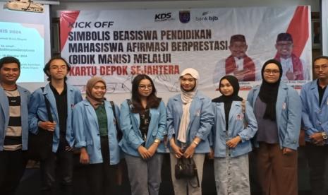 Pemerintah Kota Depok memberikan beasiswa secara simbolis kepada Mahasiswa/i penerima Bidik Manis Tahun 2024. 