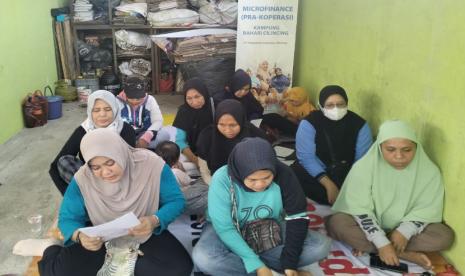 PT Pelindo dan Rumah Zakat, mengadakan pendampingan dalam program microfinance di wilayah RW 08 Cilincing, Rabu (25/9/2024).