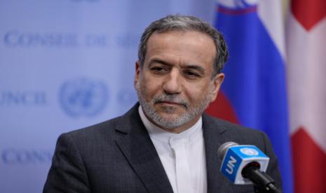 Menteri Luar Negeri Iran Abbas Araghchi berbicara dalam konferensi pers di markas besar PBB, Rabu, 25 September 2024, 