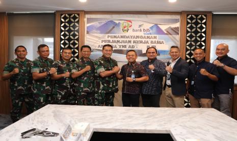 bank bjb menandatangani perjanjian kerja sama dengan Tentara Nasional Angkatan Darat (TNI AD) tentang Penggunaan Produk dan Jasa Layanan Perbankan. 