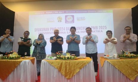 Universitas BSI (Bina Sarana Informatika) dengan bangga menggelar acara Syukuran Penerimaan Mahasiswa Baru (PMB) 2024 dan Launching PMB 2025 yang berlangsung di ruang theater lantai 4 Universitas BSI Kampus Kaliabang pada Sabtu, 12 Oktober 2024. 