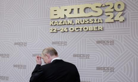 Presiden Rusia Vladimir Putin menghadiri upacara penyambutan sebelum makan malam informal di sela-sela KTT BRICS di Balai Kota Kazan di Kazan, Rusia, Selasa, 22 Oktober 2024.