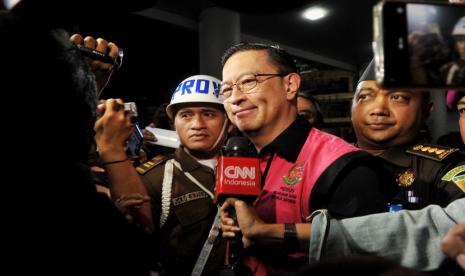 BREAKING NEWS: Kejagung Tetapkan Tom Lembong Tersangka Kasus Korupsi Impor  Gula | Republika Online Mobile