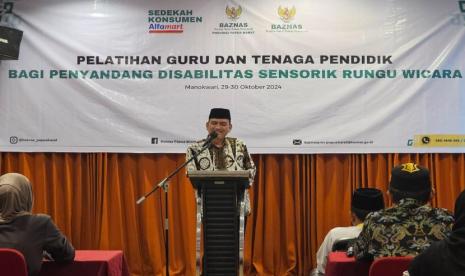 Badan Amil Zakat Nasional (Baznas) RI menggelar pelatihan guru dan tenaga pendidik melalui program Training of Trainers (ToT) Pengajar Alquran Isyarat bagi penyandang disabilitas sensorik rungu wicara di Papua Barat.