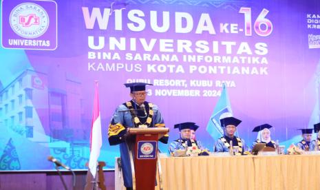 Universitas BSI (Bina Sarana Informatika) Kampus Pontianak sukses menyelenggarakan upacara wisuda ke-16, menghadirkan ratusan wisudawan/wati dari Program Studi Diploma Tiga (D3) Sistem Informasi dan Sistem Informasi Akuntansi.