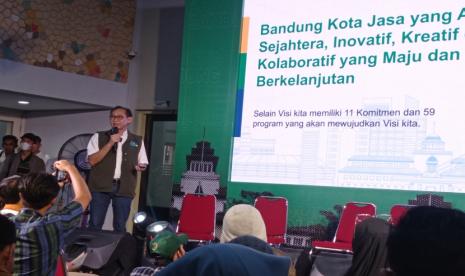 Pasangan Calon Wali Kota dan Wakil Wali Kota Bandung nomor urut 1, Dandan Riza Wardana - Arif Wijaya optimis bisa menuntaskan kemacetan yang saat ini menjadi salah satu persoalan paling dikeluhkan baik oleh warga Kota Bandung maupun masyarakat luas.