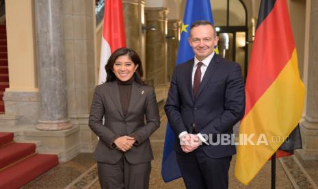 Menteri Komunikasi dan Digital Indonesia, Meutya Hafid, menghadiri undangan dari Kementerian Digital dan Perhubungan Jerman dalam rangka International Digital Dialogue Conference (IDDC) 2024. 