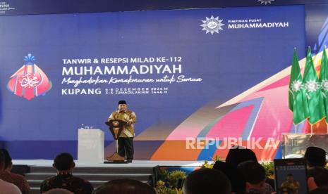 Presiden RI Prabowo Subianto membuka Tanwir dan resepsi Milad ke-112 Muhammadiyah di kompleks Universitas Muhammadiyah Kupang, Kupang, Nusa Tenggara Timur, Rabu (4/12/2024).