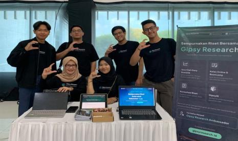 Keberhasilan tim startup mahasiswa Cyber University, Gipsy Research dalam menjuarai ajang TDC Summit Fest 2024 mendapatkan apresiasi tinggi dari Ketua Program Studi Bisnis Digital, Vivi Afifah.