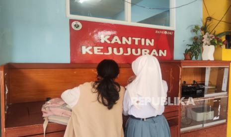 Kantin Kejujuran di SMAN 47 Jakarta di Kebayoran Lama, Jakarta Selatan.