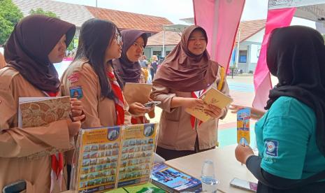 Universitas Bina Sarana Informatika (UBSI) Kampus Tangerang hadir dalam Edufair SMAN 16 Kabupaten Tangerang.