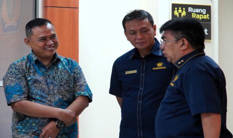 Provinsi Banten resmi memiliki kawasan berikat baru, setelah PT Dahsheng yang berlokasi di Graha Balaraja Industrial Estate, Kabupaten Tangerang menerima izin fasilitas tersebut dari Kantor Wilayah (Kanwil) Bea Cukai Banten, pada Rabu (11/12/2024).