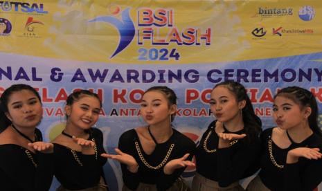 Ajang BSI Flash (Festival dan Liga Antar Sekolah) 2025 kembali hadir dengan kompetisi seru, kali ini untuk kamu yang suka banget sama seni tari! Universitas Bina Sarana Informatika (UBSI) kampus Pontianak akan menghadirkan Lomba Modern Dance.