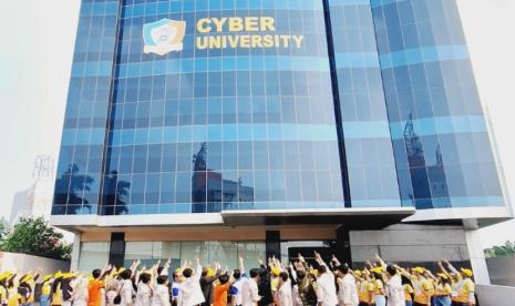 Cyber University, yang dikenal sebagai The First Fintech University in Indonesia, kembali memberikan kesempatan emas bagi generasi muda melalui program Beasiswa Jalur Undangan atau Smart Scholarship. 