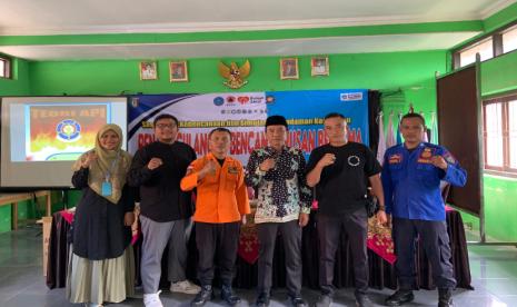 Relawan Rumah Zakat berkolaborasi dengan Universitas Muhammadiyah Pringsewu, BPBD, Damkar dan Penyelamatan Pringsewu melaksanakan Sosialisasi Kebencanaan dan Simulasi Pemadam Kebakaran.