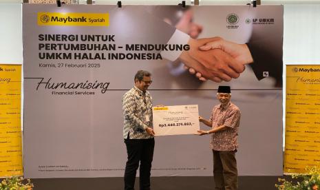 Unit Usaha Syariah (UUS) PT Bank Maybank Indonesia Tbk (Maybank Indonesia) menyalurkan dana sebanyak Rp 3,5 miliar untuk ribuan pelaku UMKM dalam pengurusan sertifikasi halal.