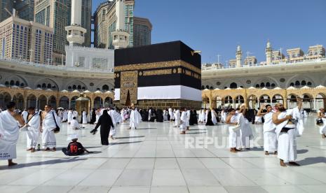 Dari Gerobak Es Puter Menuju Baitullah: Tekad Keras Tukang Es di Cirebon Wujudkan Mimpi Naik Haji