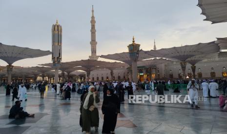 Jamaah Haji Tamu dari 104 Negara Tinggalkan Madinah Usai Zia
