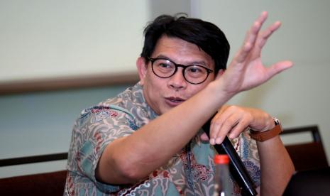 Pakar: PLTS 10 GW Lebih Realistis sebagai Langkah Awal Menuju 100 GW