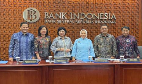 bi-rate-tetap-ekonom-bi-memperluas-instrumen-stabilisasi-rupiah-di-luar-suku-bunga