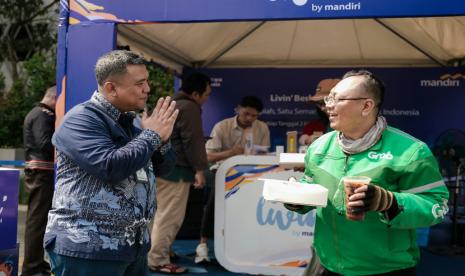 hut-ke-28-bank-mandiri-berbagi-apresiasi-untuk-pekerja-rentan