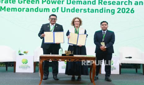 buka-investasi-berkelanjutan-di-indonesia-pln-dan-the-climate-group-teken-mou-kembangkan-produk-ene