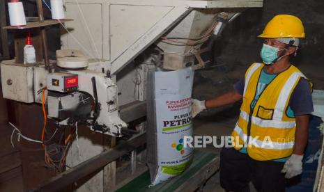 pupuk-indonesia-siapkan-31-ribu-ton-pupuk-di-madiun