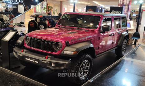 wrangler-rubicon-tuscadero-jeep-berkelir-magenta-yang-cuma-ada-dua-unit-di-indonesia