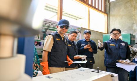 mesin-pengering-gabah-bantu-petani-oransbari-kurangi-ketergantungan-cuaca