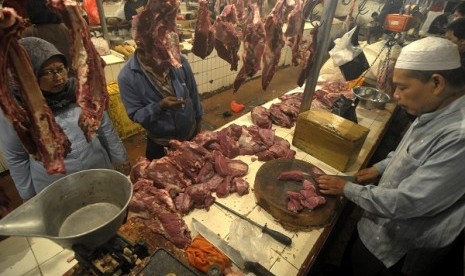 A buthcer at a traditional market in Jakarta (file photo)