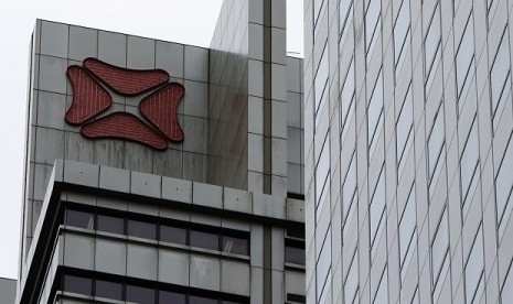 A DBS logo is seen on a building at its headquarters in Singapore April 2, 2012. DBS Group Holdings, Southeast Asia's biggest bank, has agreed to pay $7.24 billion for Indonesia's Bank Danamon, offering a 52 percent premium for a middle-ranking lender with