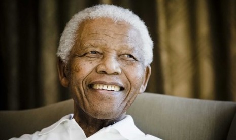 A document reveals that Israeli intelligent agency, Mossad, trained Nelson Mandela into a Zionist.