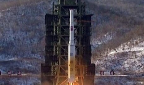  A file video grab from KCNA shows the Unha-3 (Milky Way 3) rocket launching at the North Korea's West Sea Satellite Launch Site, at the satellite control centre in Cholsan county, North Pyongan province in this video released by KCNA in Pyongyang December