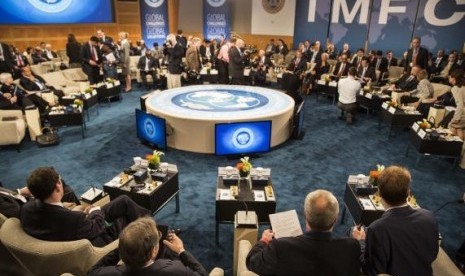 A general view shows the International Monetary and Financial Committee (IMFC) before their meeting at the World Bank/IMF annual meetings in Washington October 11, 2014.