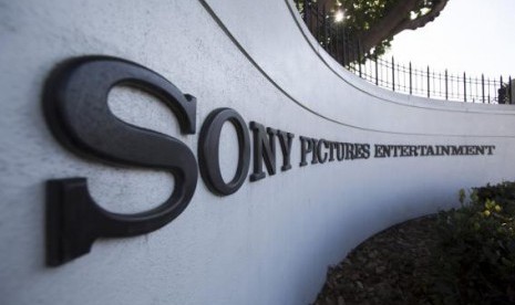 A logo is pictured outside Sony Pictures Studios in Culver City, California December 19, 2014.