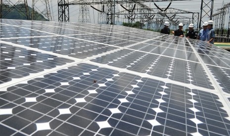 A photovoltaic plant at PT. Pembangkitan Jawa Bali in Purwakarta, West Java. (file photo)