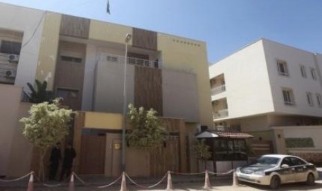 A view of the front of the Jordanian embassy in Tripoli April 15, 2014. 