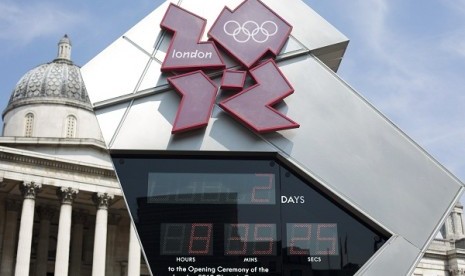 A view of the Olympic countdown clock at Trafalgar Square in London July 25, 2012. (illustration)  