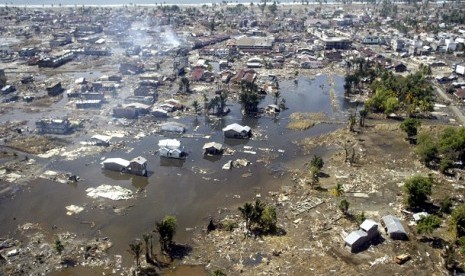 A wide area of destruction is shown from an aerial view taken over Meulaboh, 250 kilometers (156 Miles) west of Banda Aceh, the capital of Aceh province, Indonesia (photo file on January 2 2005)