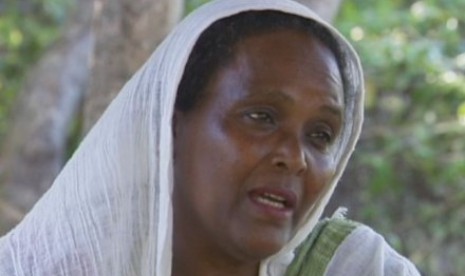 Aba Abraham disunat oleh ibunya di Eritrea ketika berusia satu minggu.