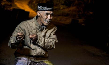 Abah Cucu, petani kopi Desa Cupunagara, Subang