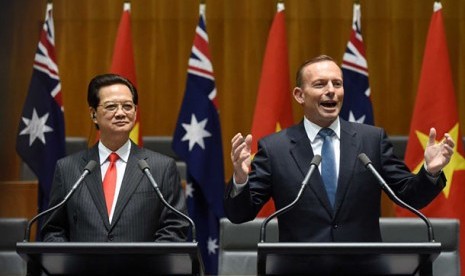 Abbott dan PM Nguyen.