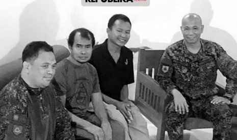 Abu Sayyaf menculik WNI dan meminta uang tebusan.