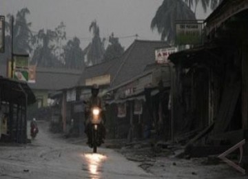 Abu vulkanik letusan Gunung Merapi