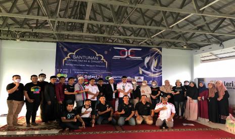 Acara Bakti Sosial  Depok Car Communities (DCC)