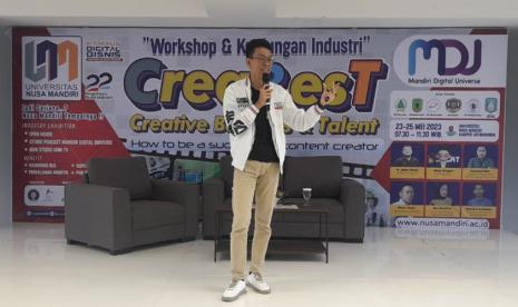 Acara CreaBesT yang banyak mendapat antusiasme siswa/i sekolah ini menghadirkan CEO MDU, Bryan Givan yang merupakan content creator, youtuber dan juga dosen. 