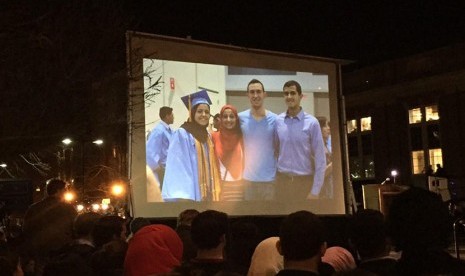 Acara doa bersama untuk mengenang korban penembakan tiga mahasiswa Muslim di Kampus UNC, Chapel Hill. 