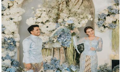 Acara lamaran Thariq Halilintar (kiri) dan Aaliyah (kanan) pada Ahad (23/6/2024).